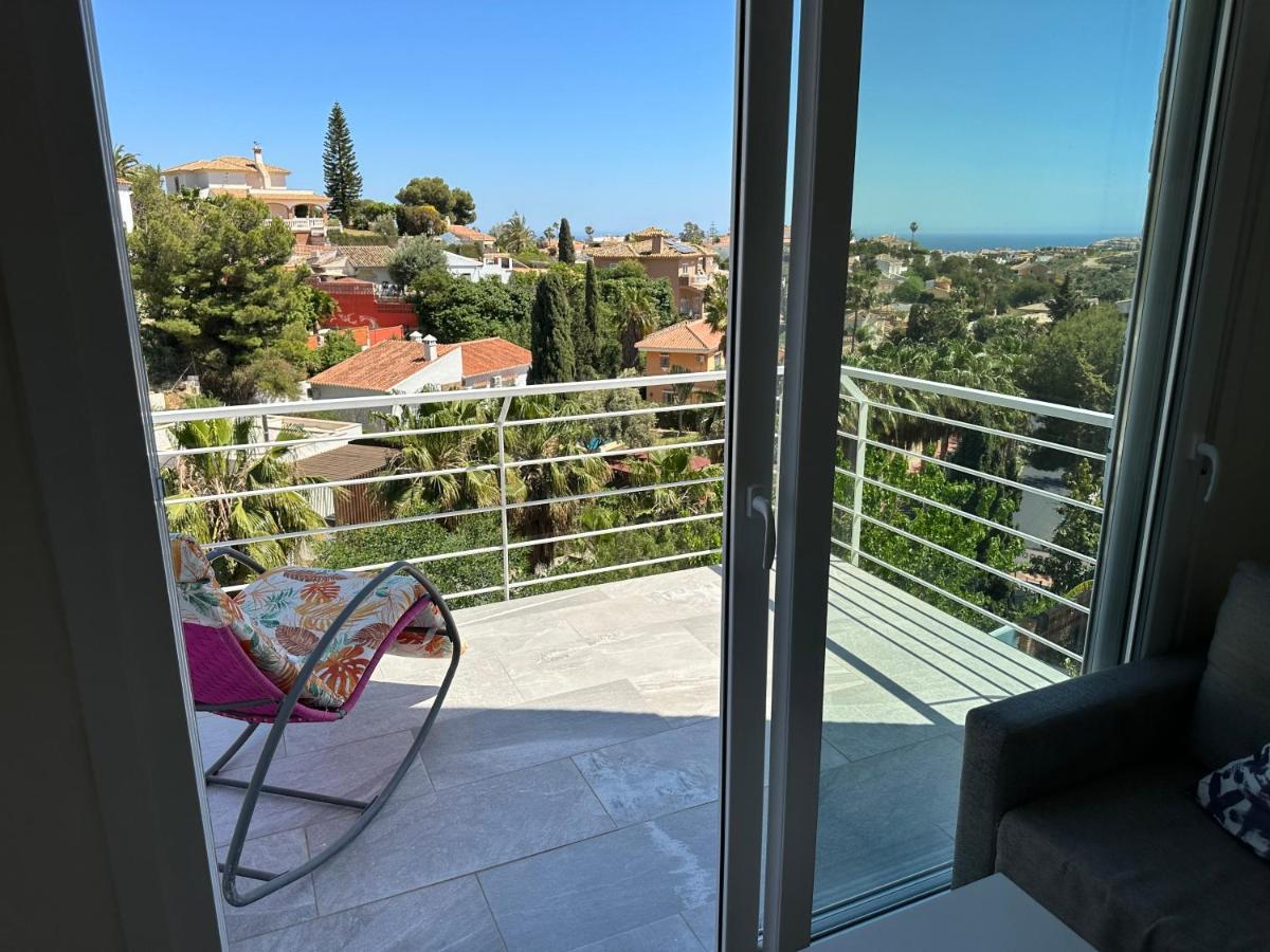 Dream With Heated Swimming Pool, Jacuzzi, Waterfall, Heating Is Extra Villa Benalmadena